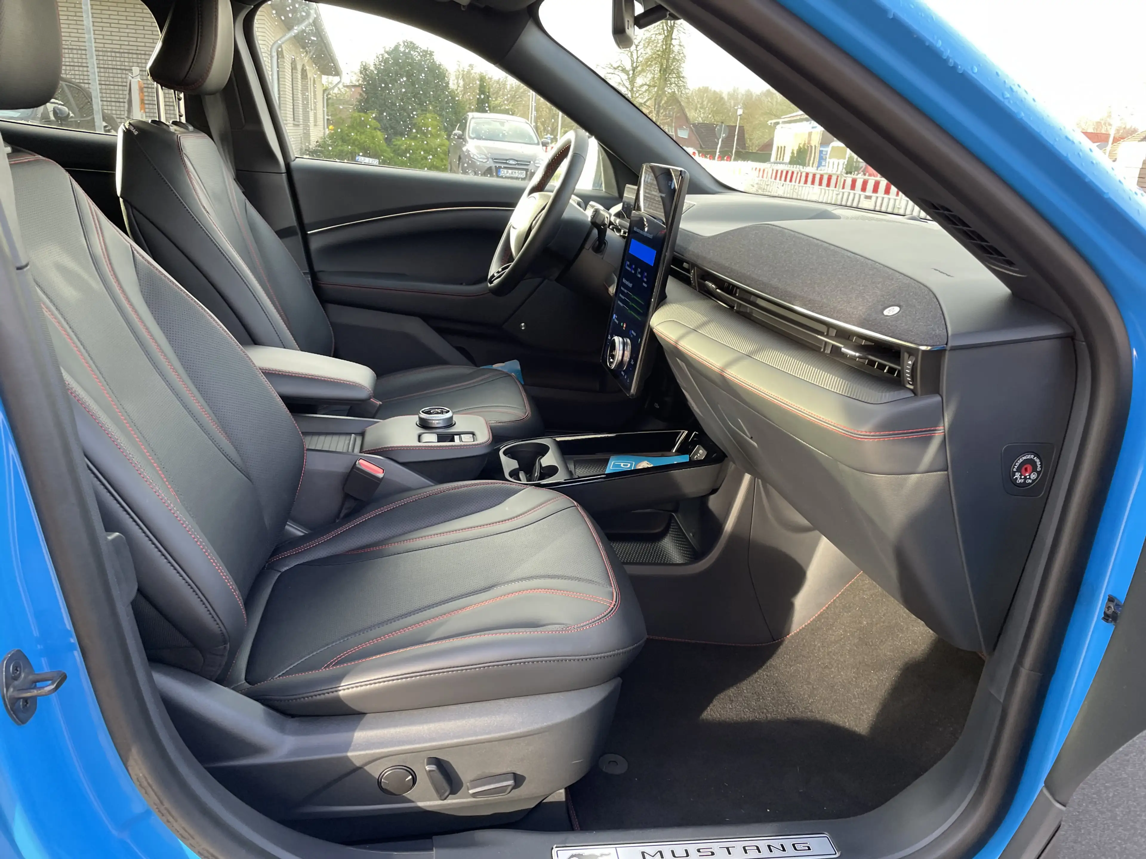 Ford Mustang Mach-E Premium AWD — photo 6