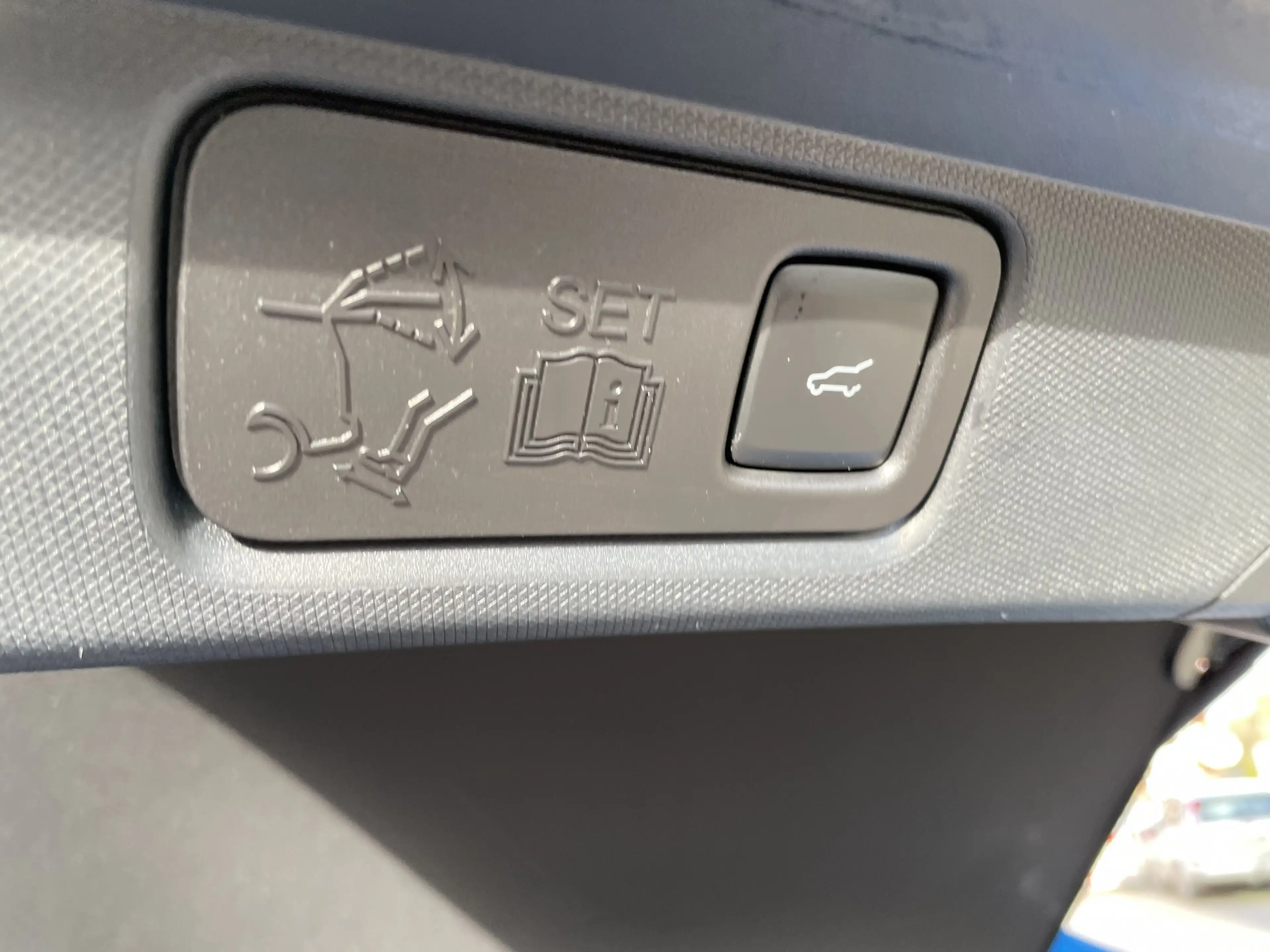 Ford Mustang Mach-E Premium AWD — photo 12