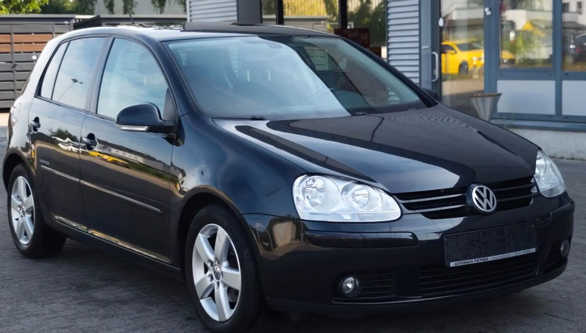 Volkswagen Golf V Lim. United *TÜV NEU*1.HD*7GANG AUTOMAT* Noir - 1