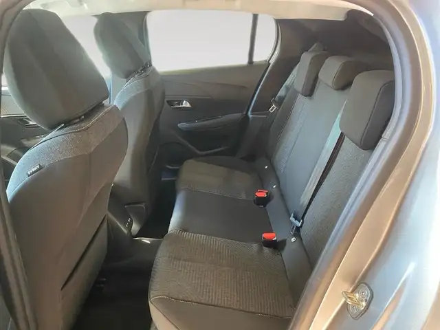 Peugeot 208 view 8