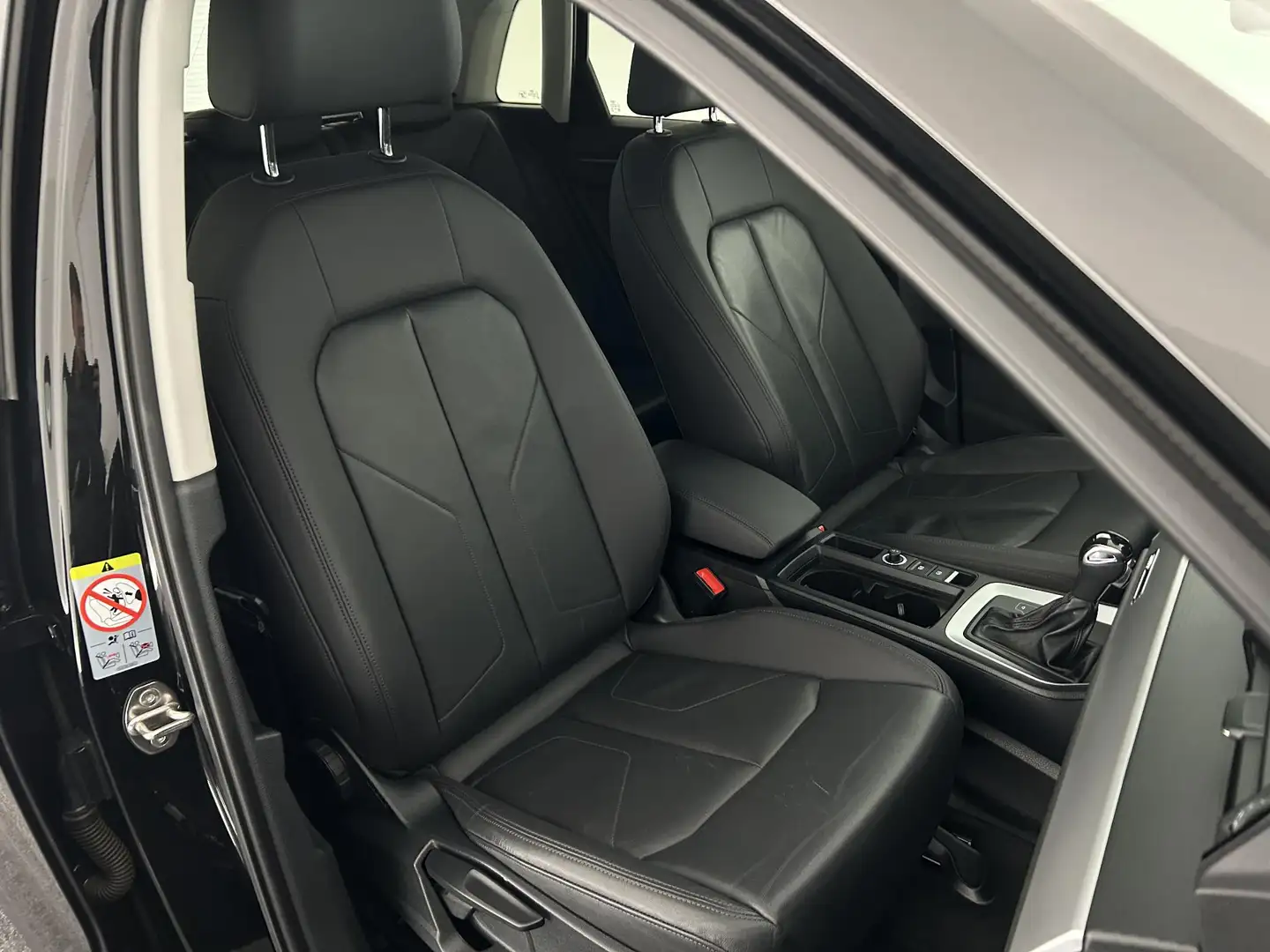 Audi Q3 35 TFSI 150pk Pro Line Trekhaak Stoelverwarming Le Schwarz - 2