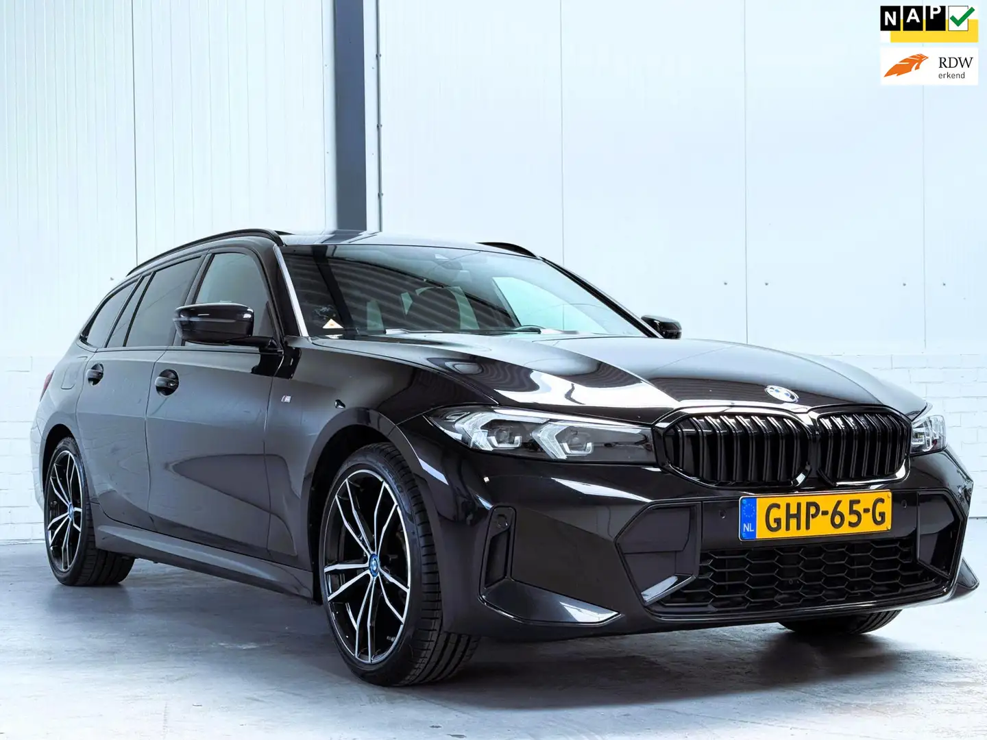 BMW 320 3-serie Touring 320e M Sport|Pano|Trekhaak Noir - 1