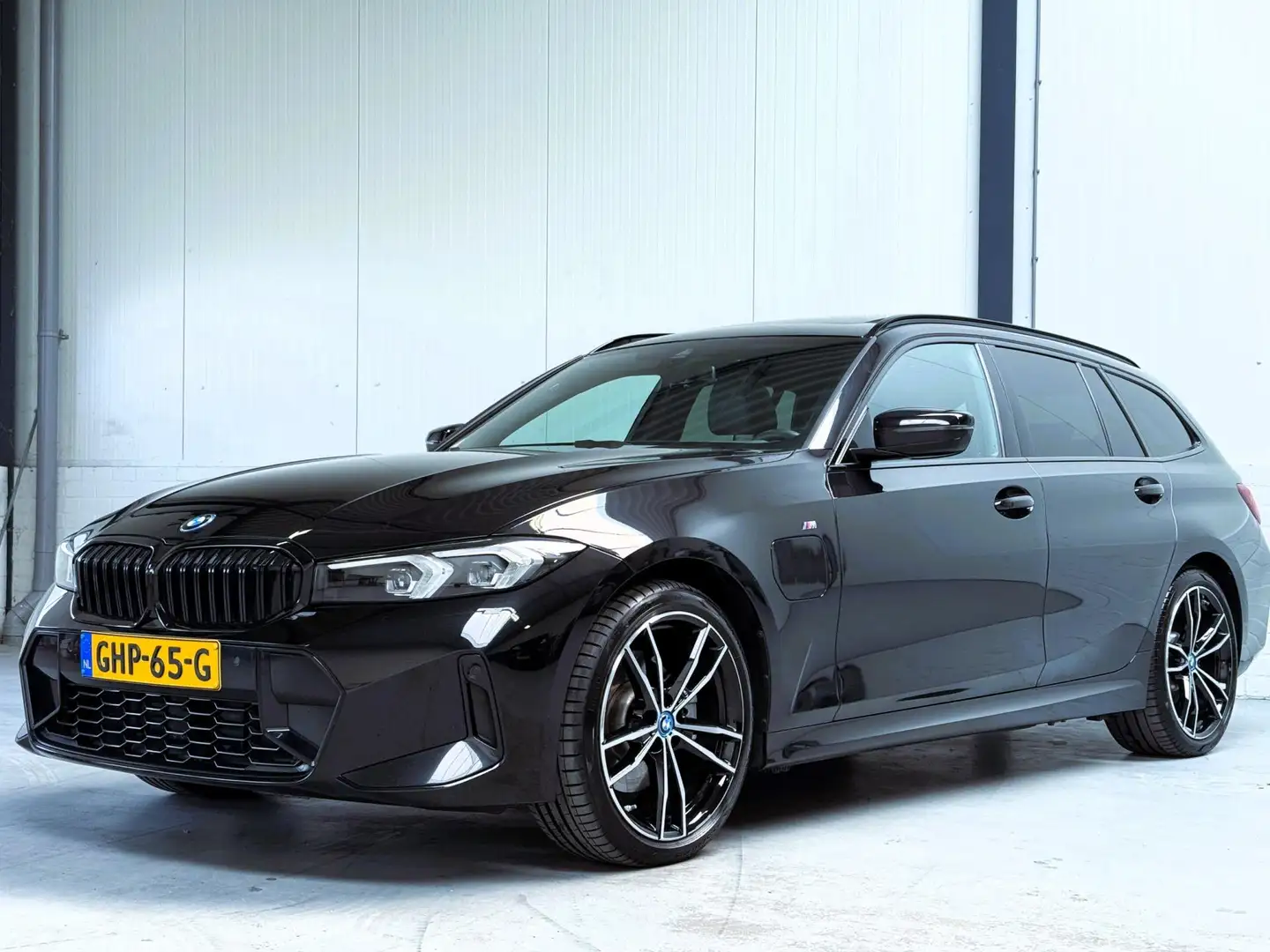 BMW 320 3-serie Touring 320e M Sport|Pano|Trekhaak Noir - 2