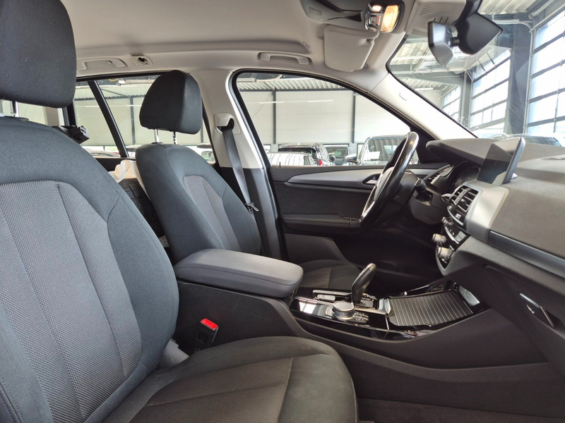 BMW X3 XDRIVE 30 i ADVANTAGE NAVI LED SITZHZ PDC AHK — photo 9