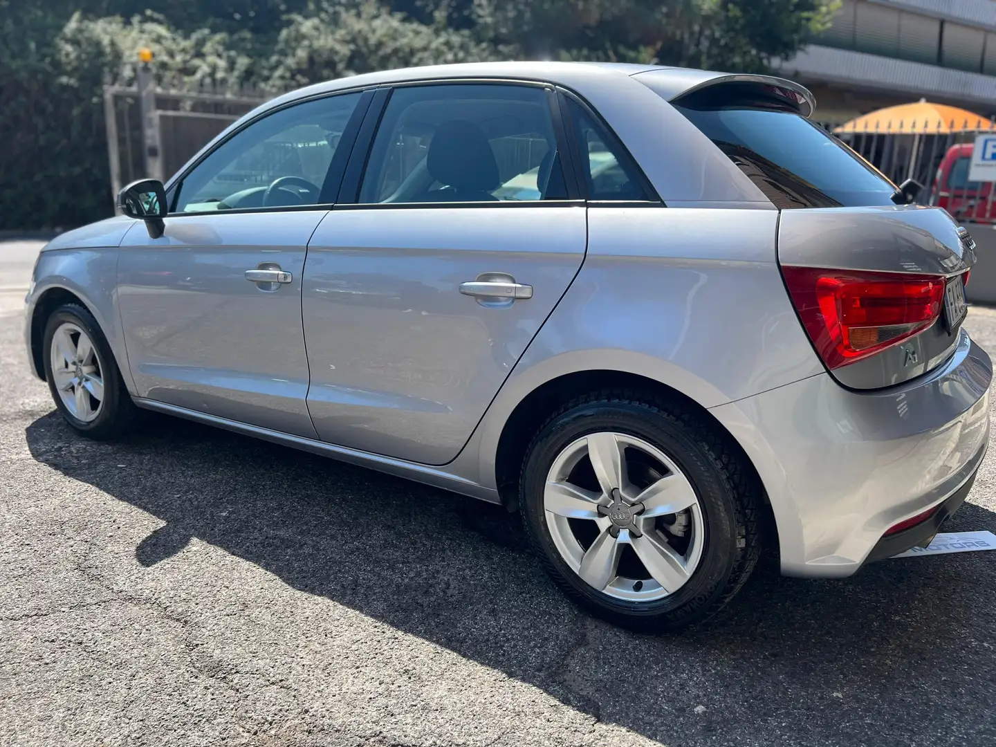 Audi A1 A1 Sportback 1.0 tfsi GARANZIA 12 MESI Grigio - 2
