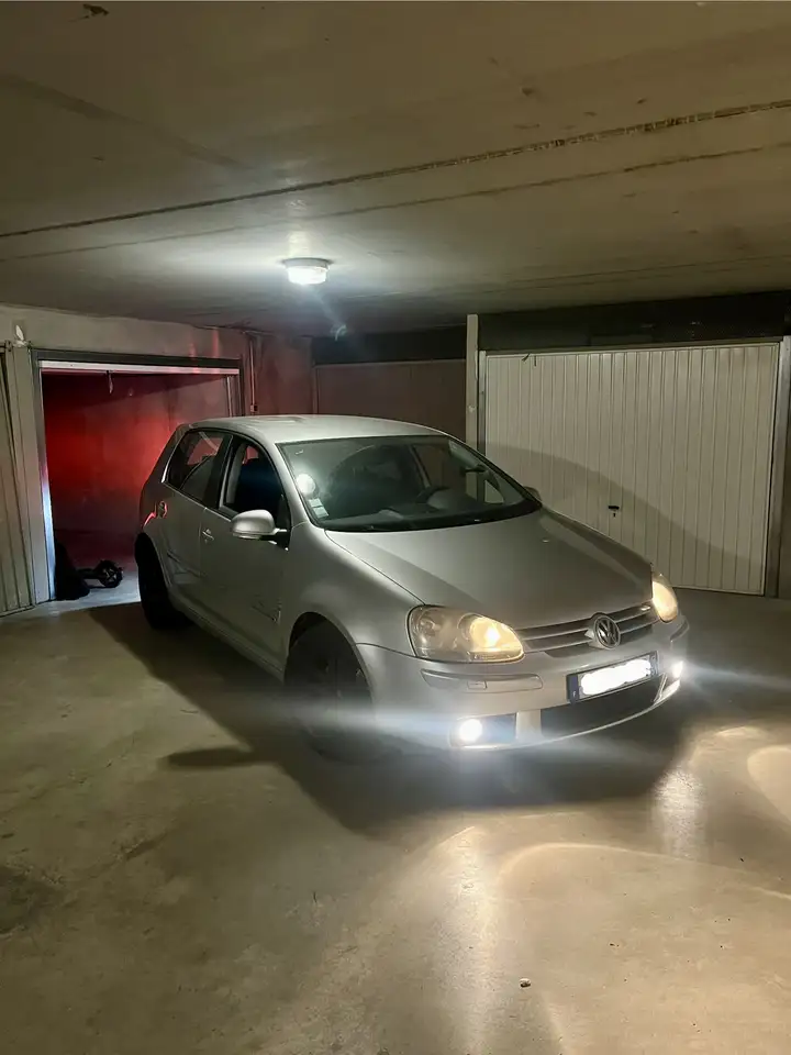 Volkswagen Golf 1.6 8v 102ch Trend 149000km