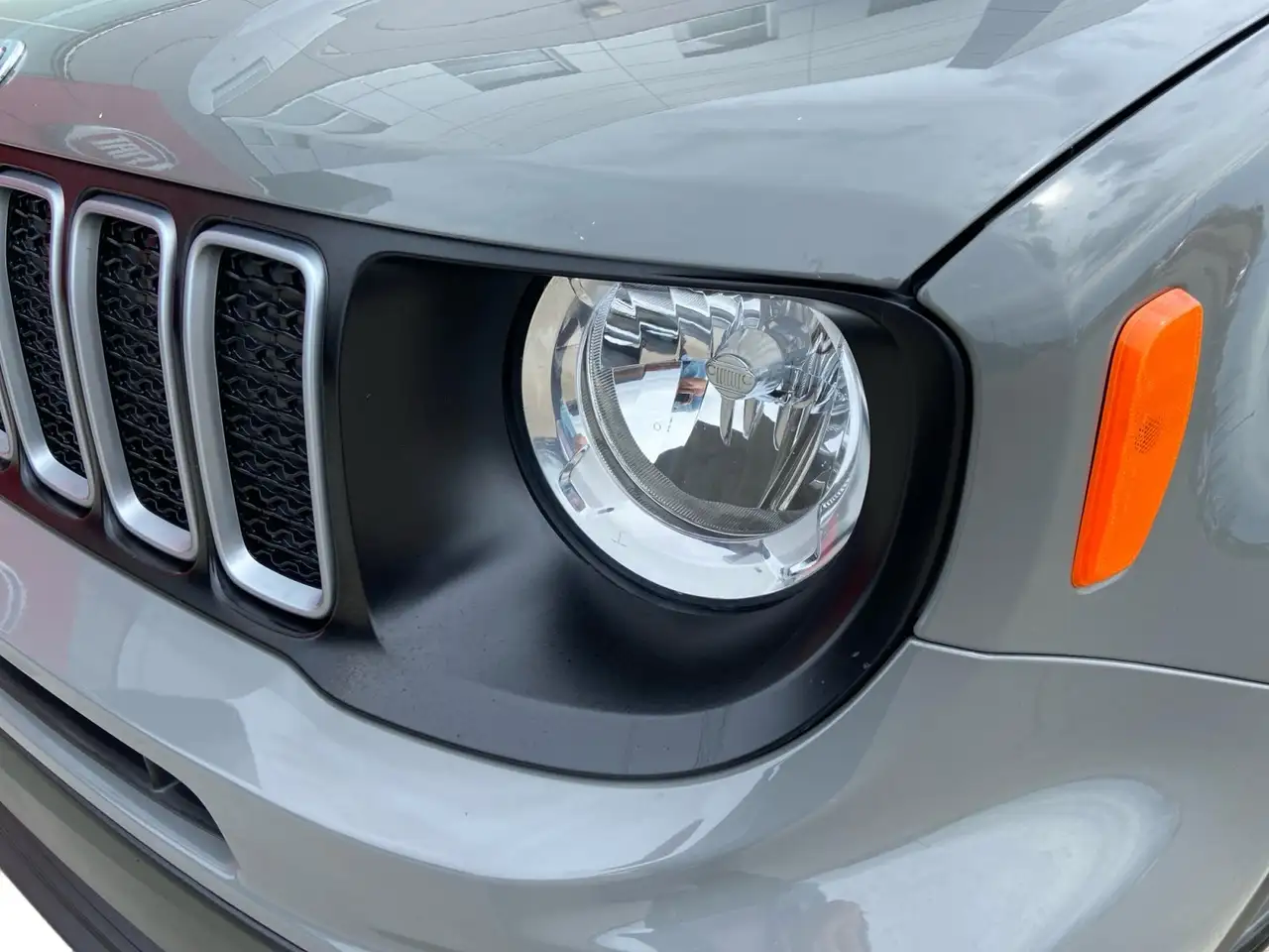 Jeep Renegade снимка Jeep Renegade