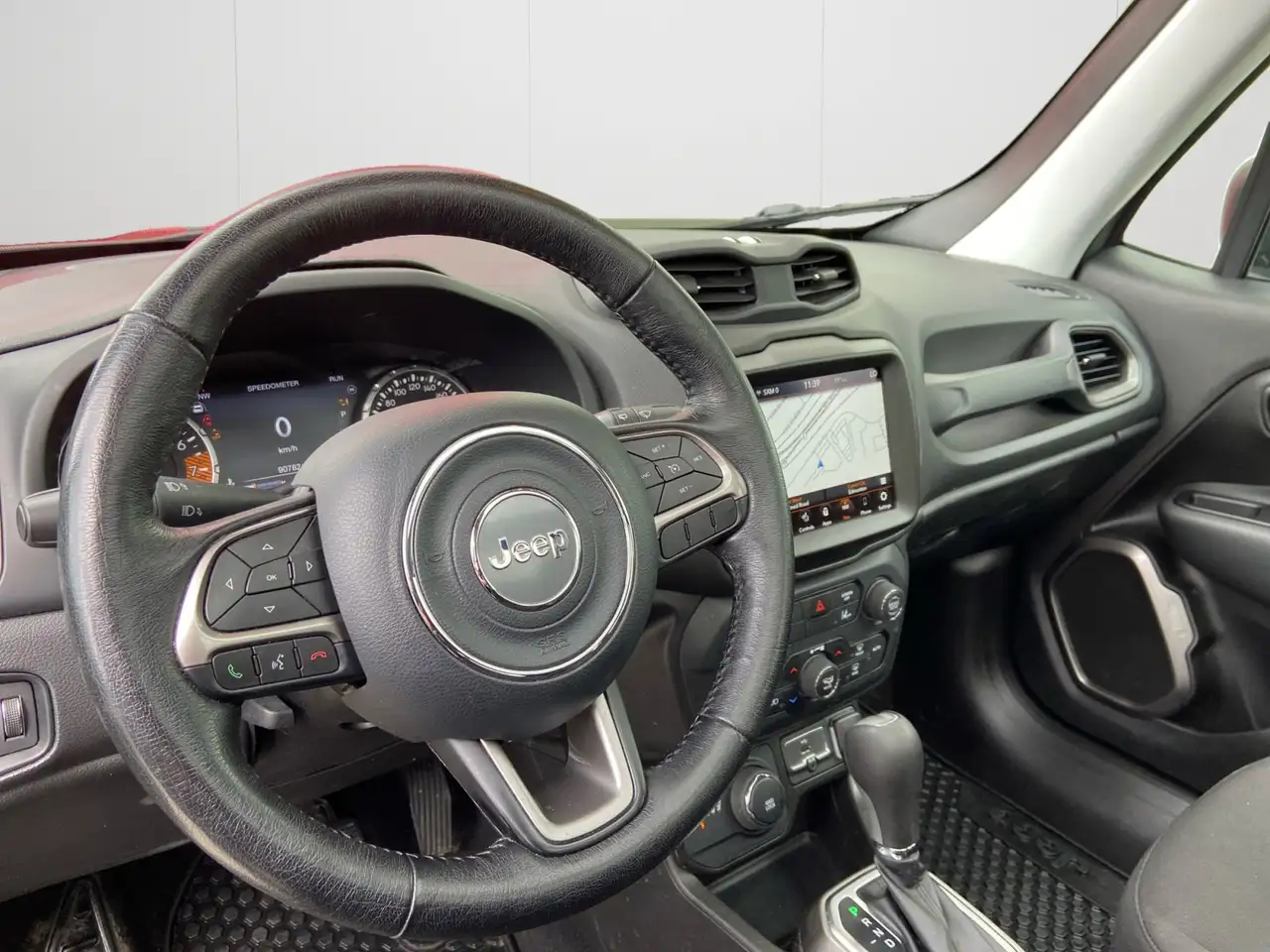 Jeep Renegade снимка Jeep Renegade