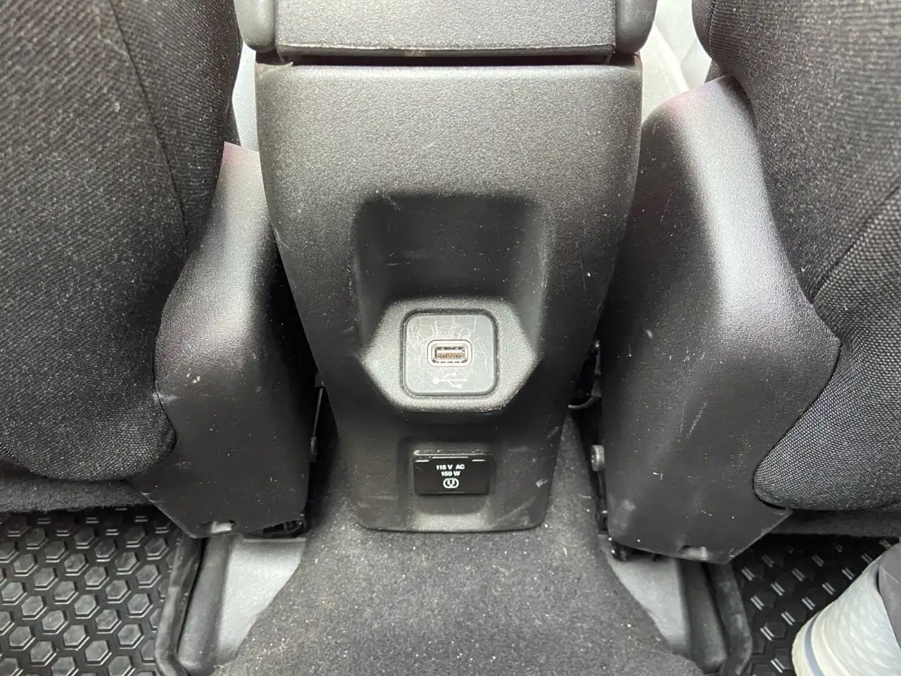Jeep Renegade снимка Jeep Renegade