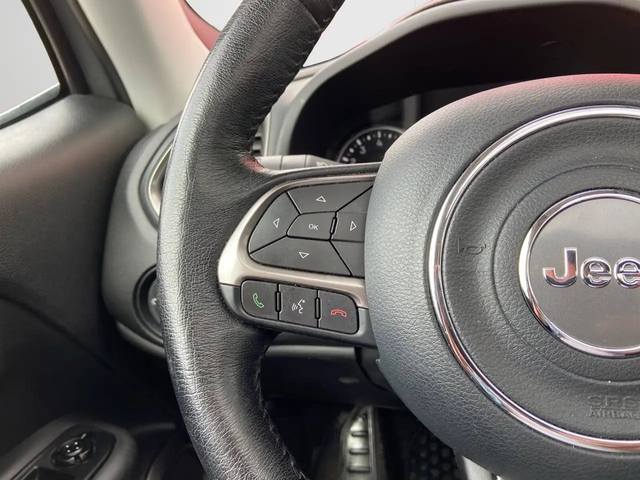 Jeep Renegade снимка Jeep Renegade