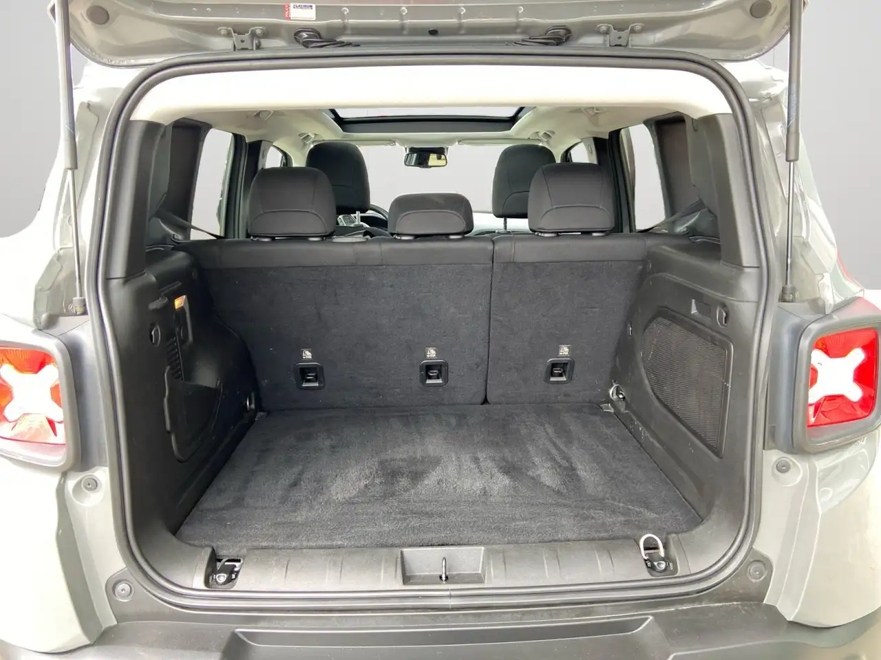Jeep Renegade снимка Jeep Renegade