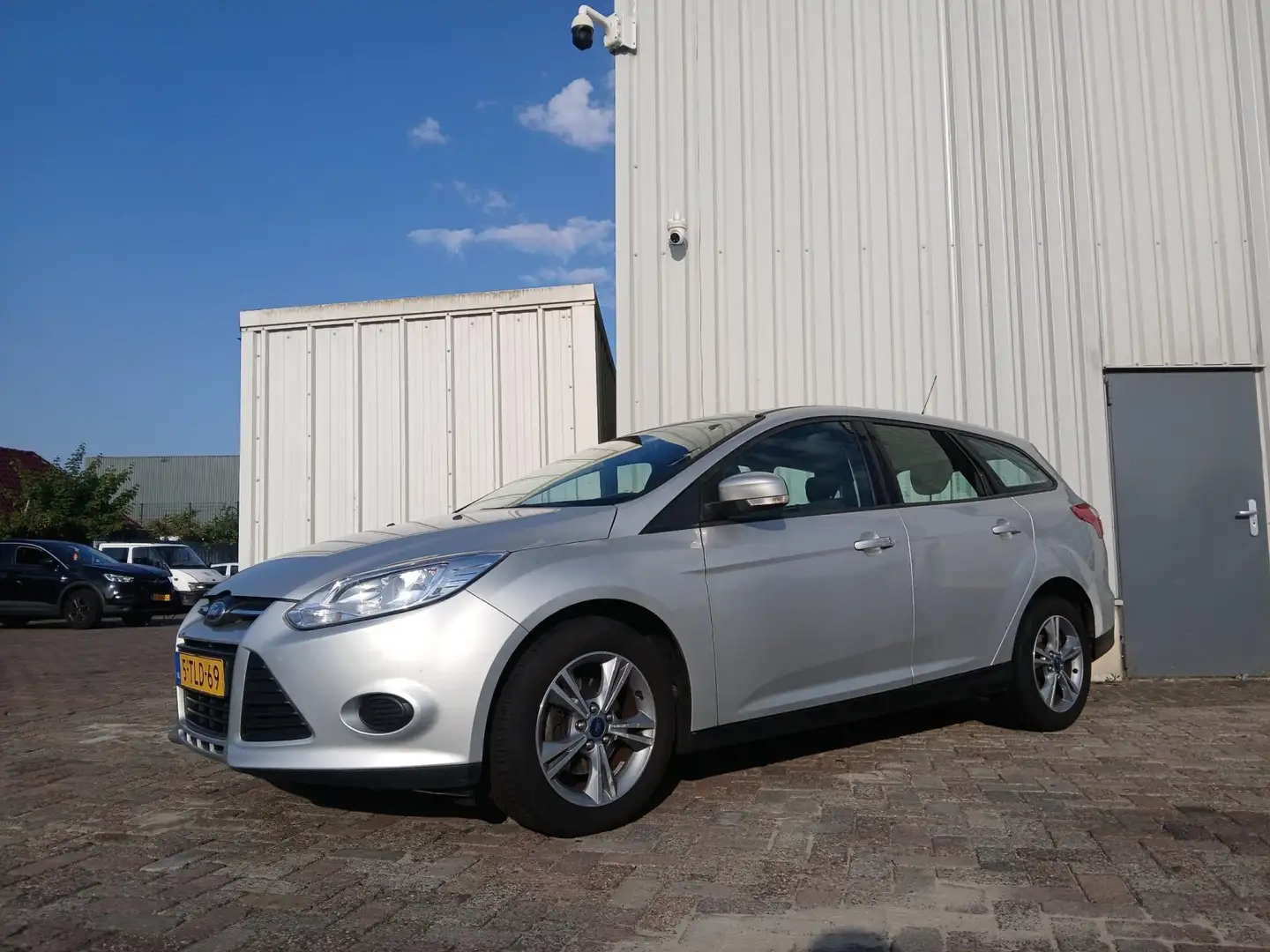 Ford Focus Wagon 1.0 EcoBoost Edition MOTOR SCHADE!!! Grijs - 2