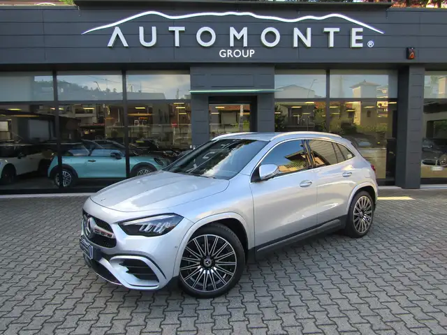 Mercedes-Benz GLA 200