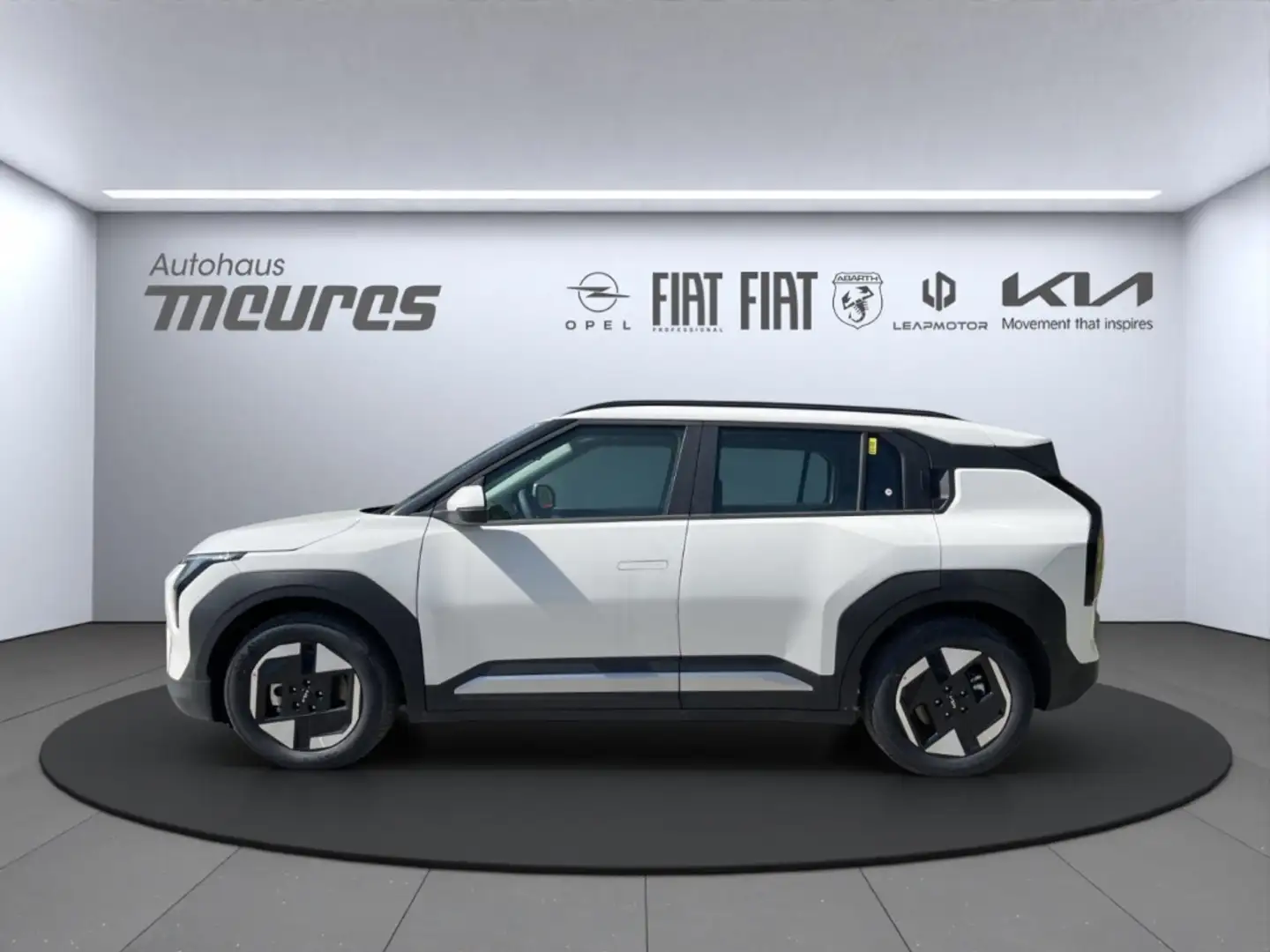 Kia EV3 58.3 kWh Air Wärmepumpe Navi Klimaautom Rückfahrka Weiß - 2