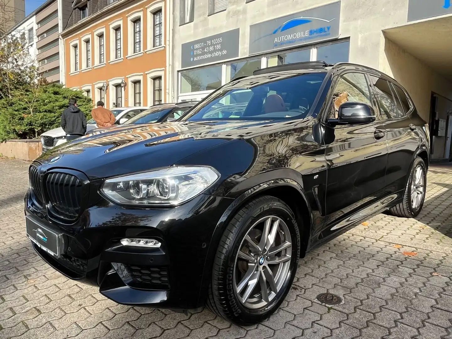 BMW X3 xDrive 20i M Sport Paket Leder, PANORAMA Noir - 1
