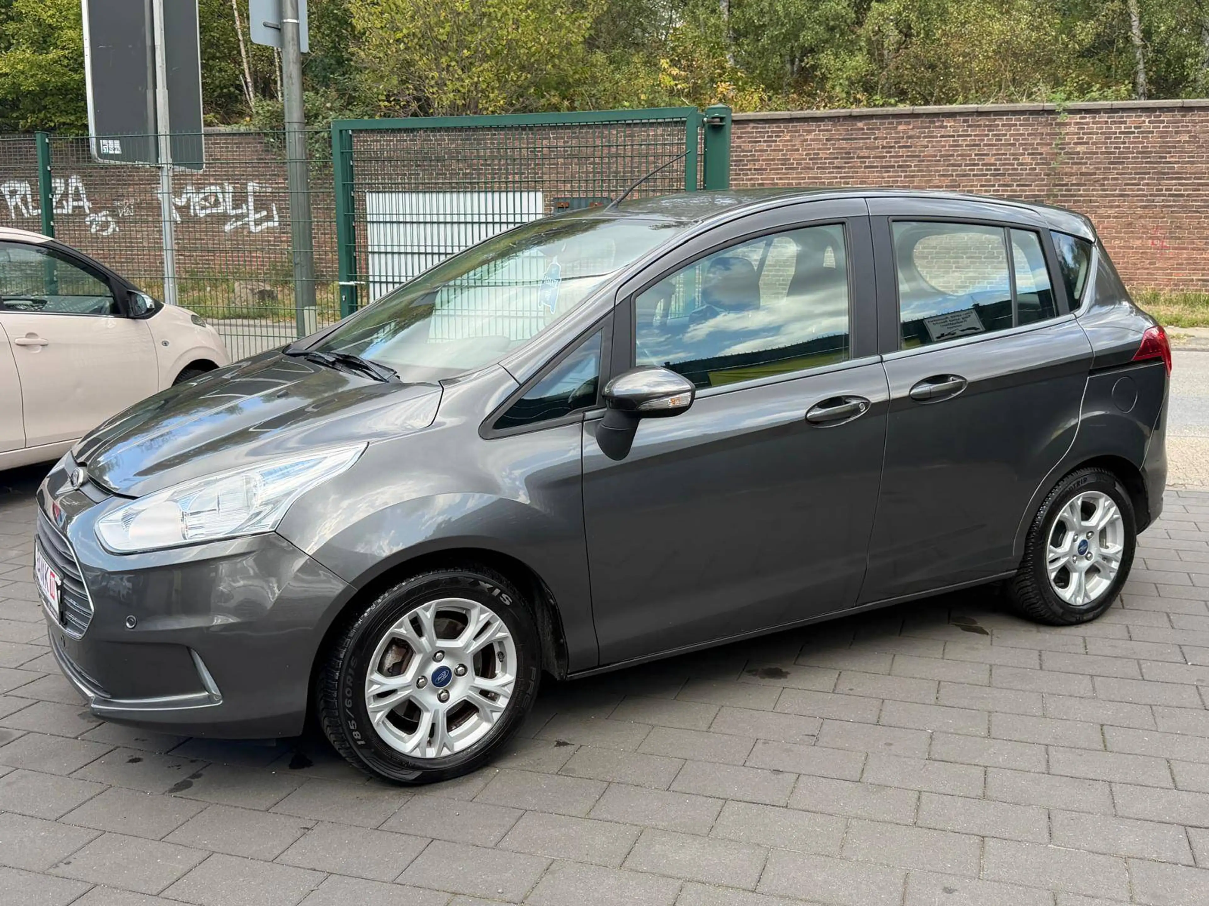 Ford B-Max Trend Klima STZH PDC AHK TÜV NEU — photo 4