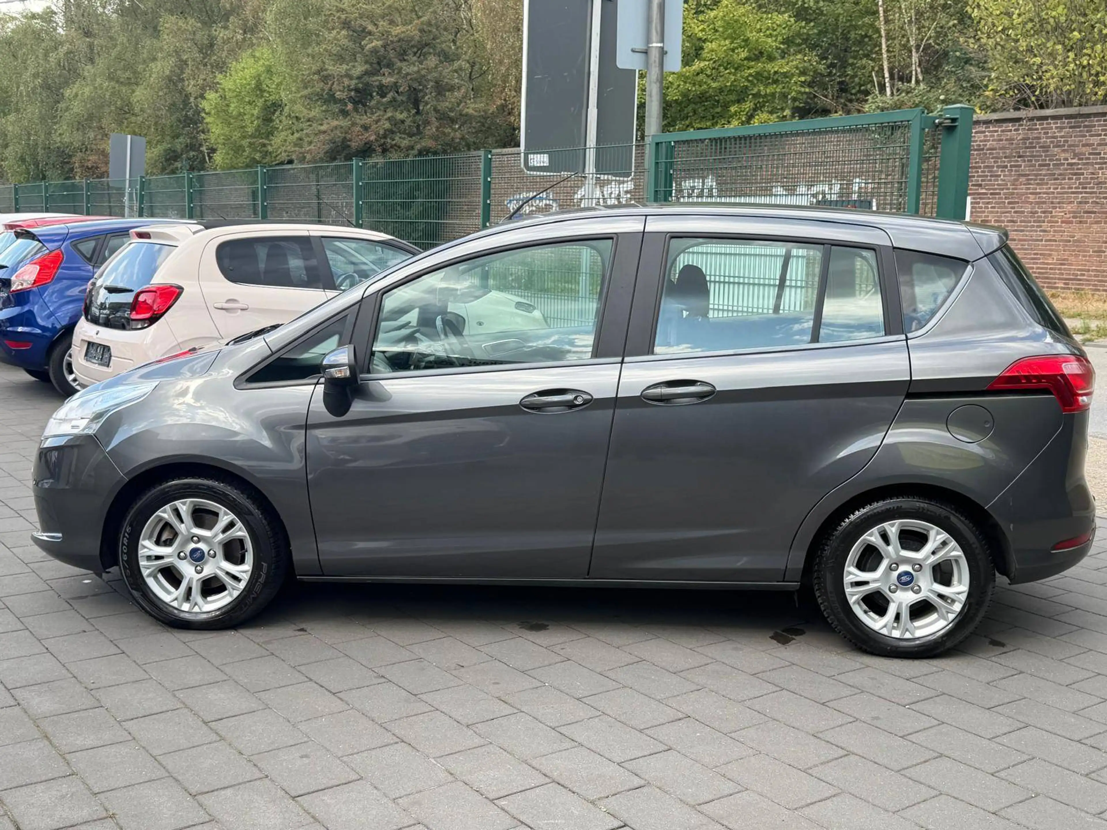 Ford B-Max Trend Klima STZH PDC AHK TÜV NEU — photo 5