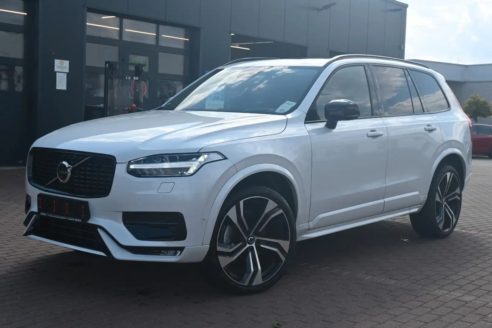Volvo XC90 B5D Ultimate Dark*360°*MASS*22"*AMBIEN*NAV* Weiß - 1