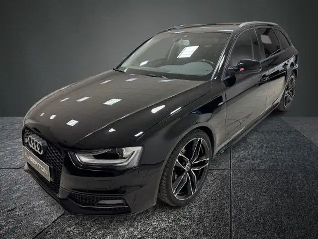 Audi A4 Avant 2.0 TDI 177CV mult. S line +tetto+19"