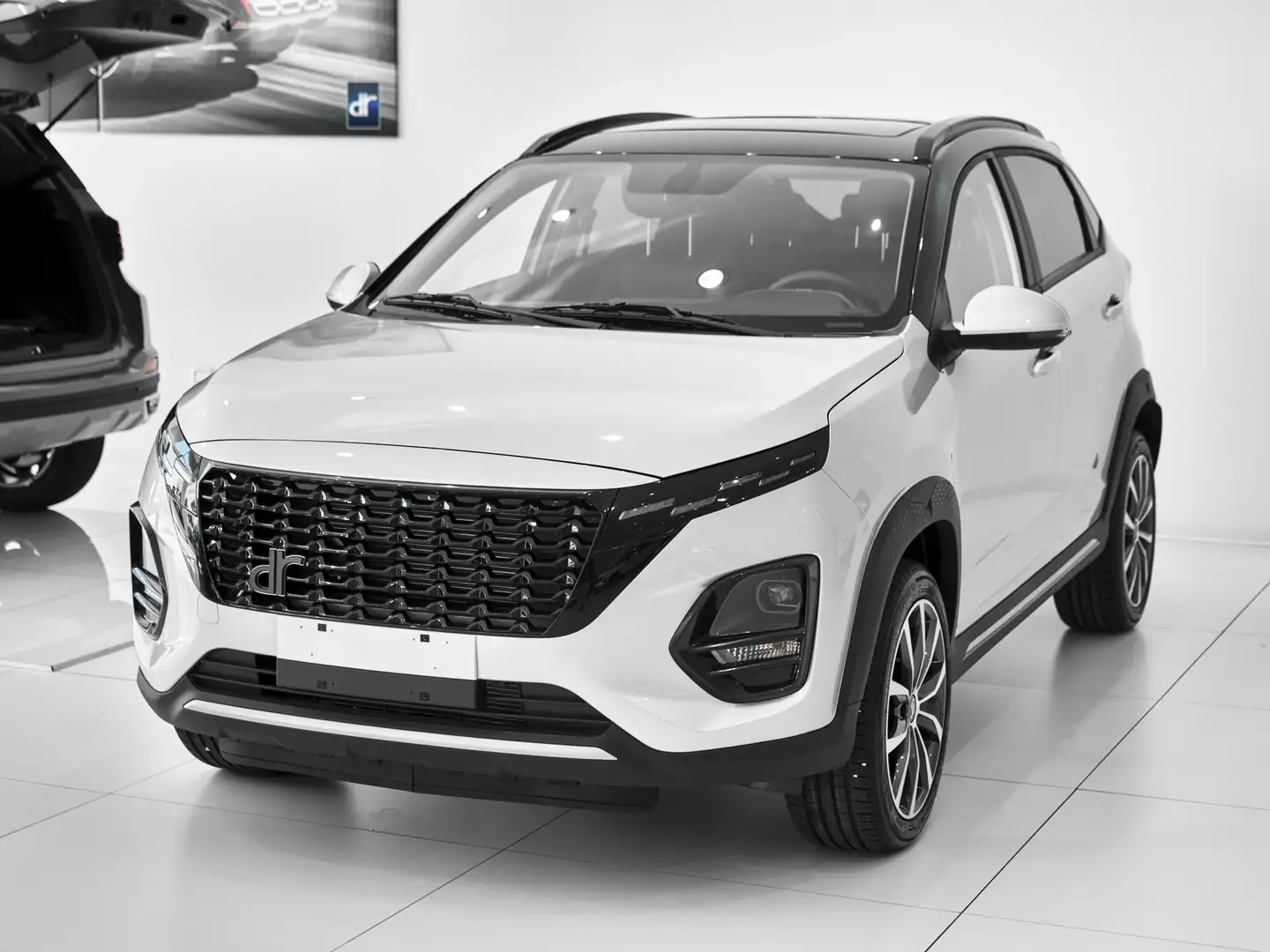 DR Automobiles DR3 DR 3 1.5 116cv Silber - 2