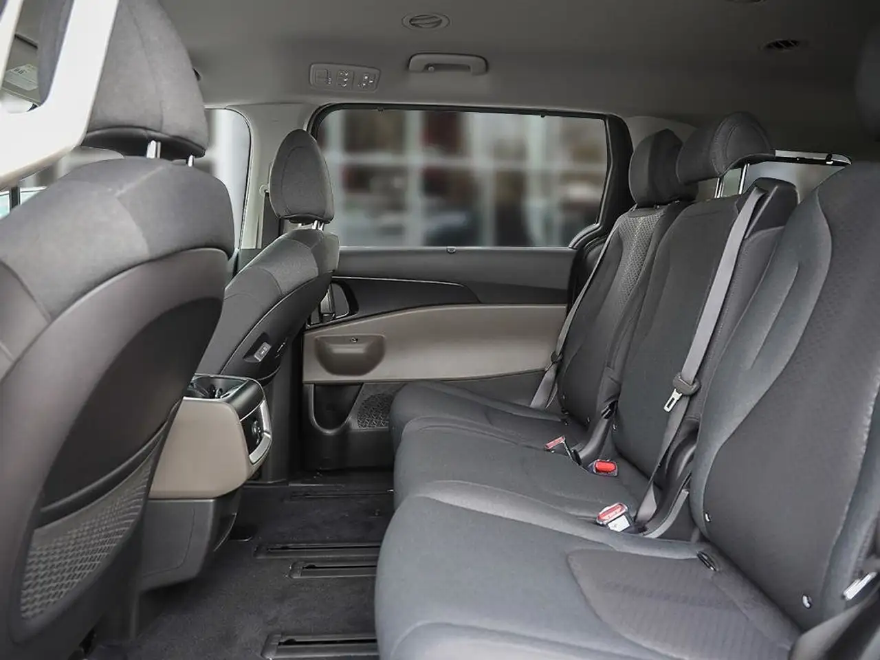 Kia Carnival снимка Kia Carnival