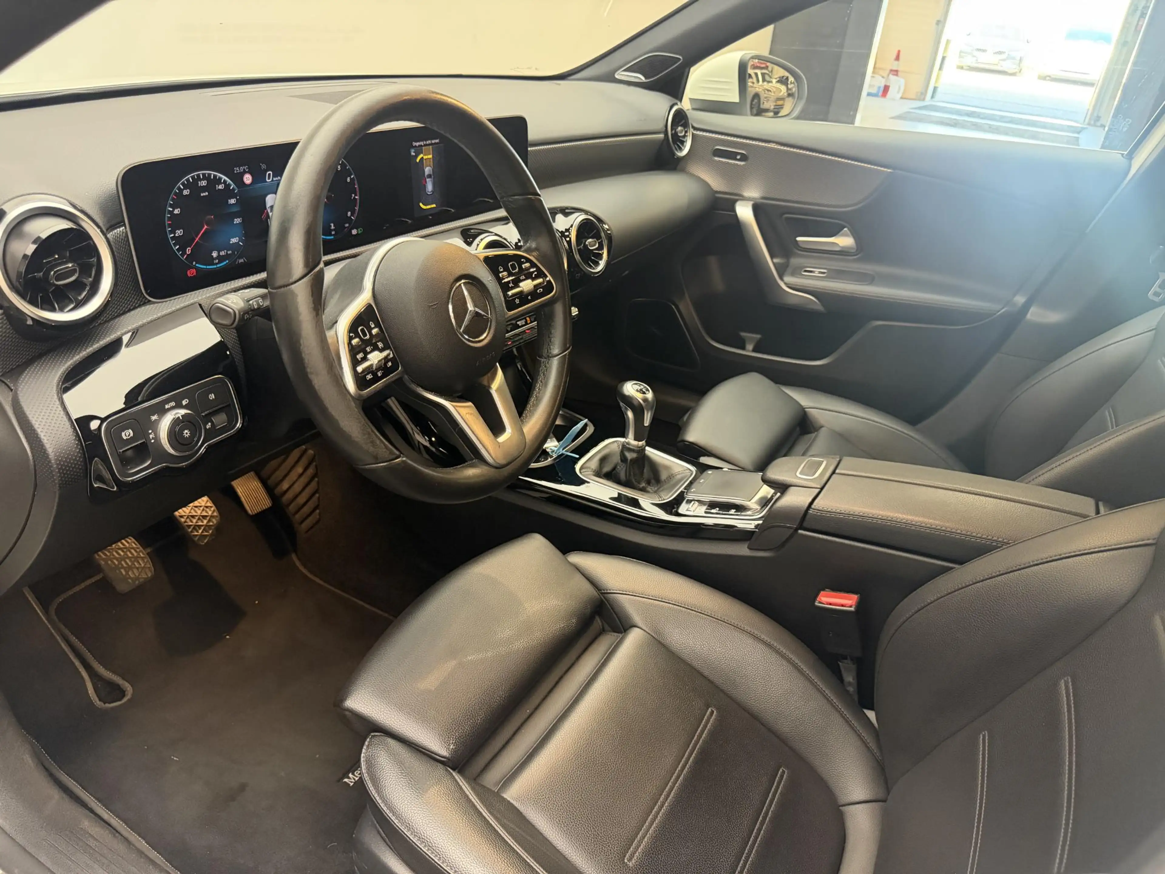 Mercedes-Benz A 200 Business Solution | 18 '' AMG wielen | Burmerster — photo 3