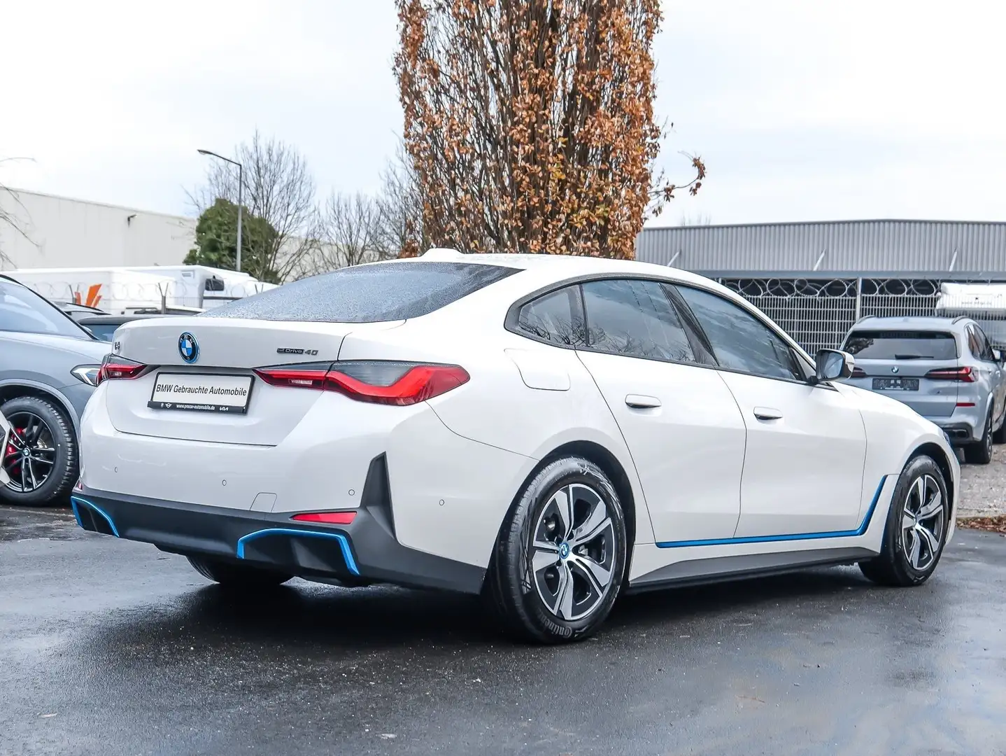 BMW i4 eDrive40 RFK NAVI Standh. LED PDC V+H DAB LM Weiß - 2