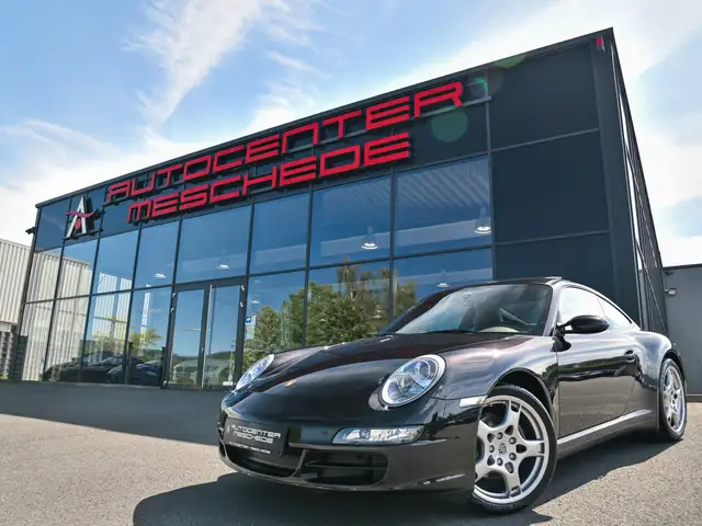 Porsche 911 main image