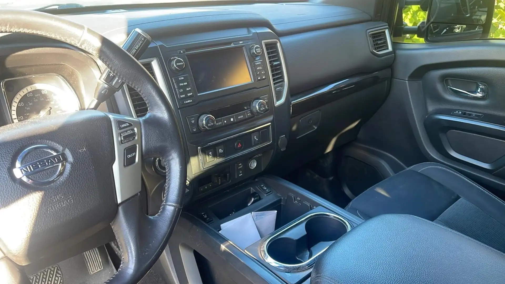 Nissan Titan Midnight Grey - 2