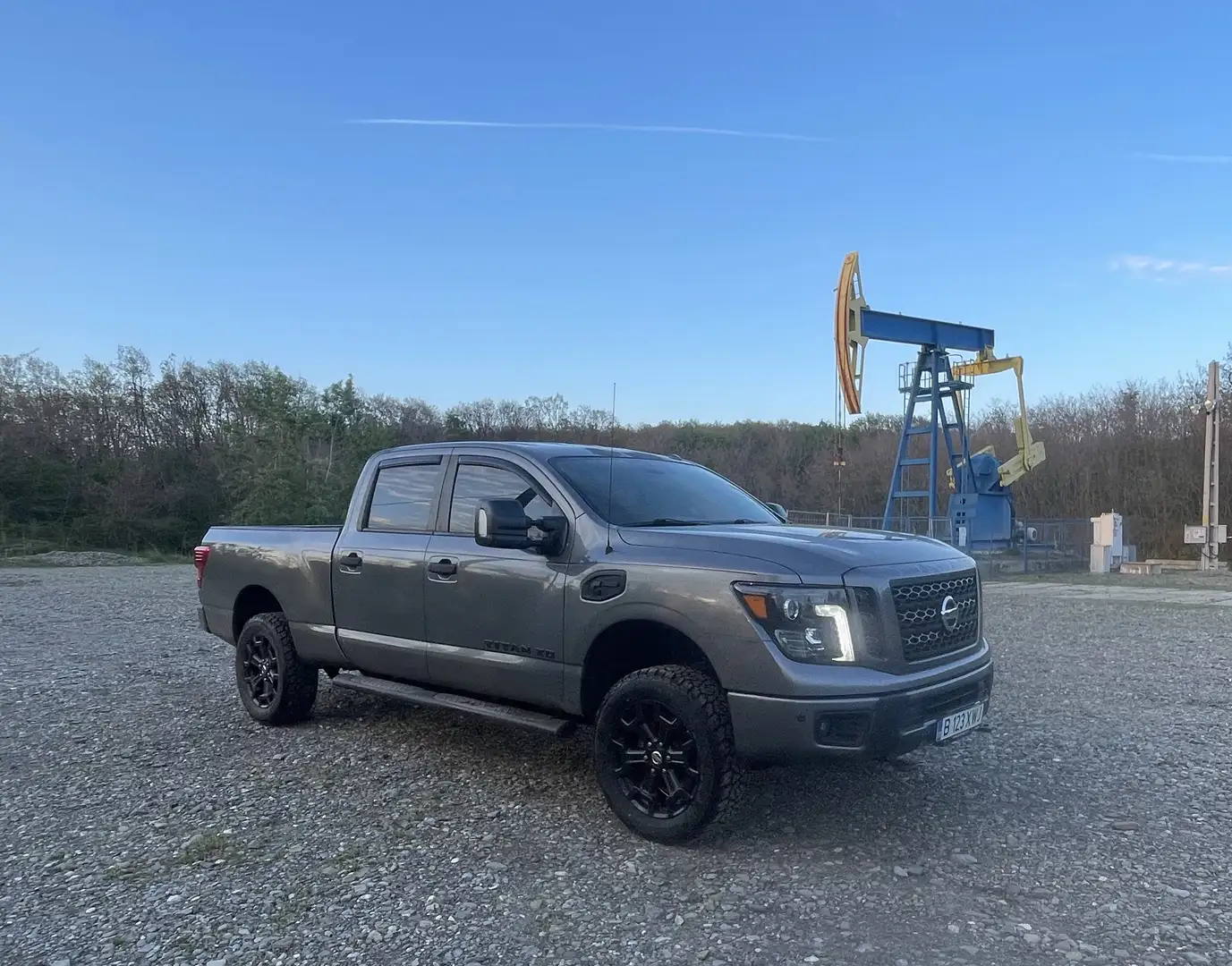 Nissan Titan Midnight Grey - 1
