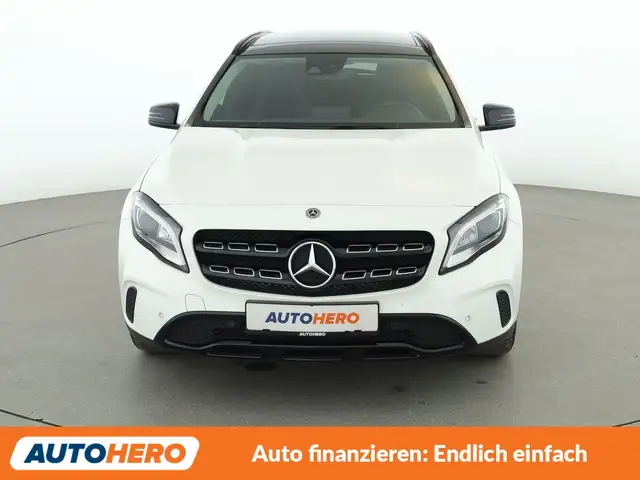 Mercedes-Benz Gla view 9