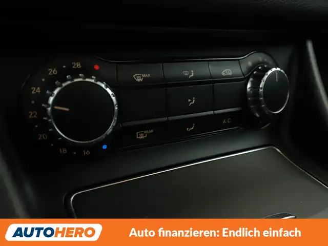 Mercedes-Benz Gla view 23