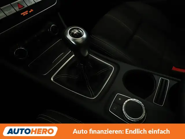 Mercedes-Benz Gla view 24
