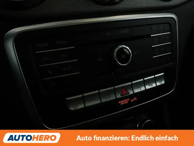 Mercedes-Benz Gla view 22