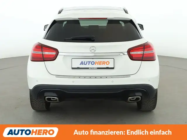 Mercedes-Benz Gla view 5