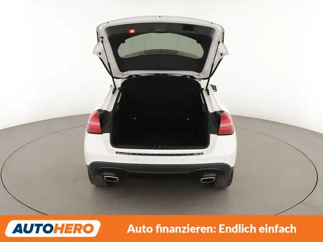 Mercedes-Benz Gla view 17