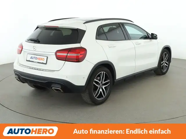 Mercedes-Benz Gla view 6