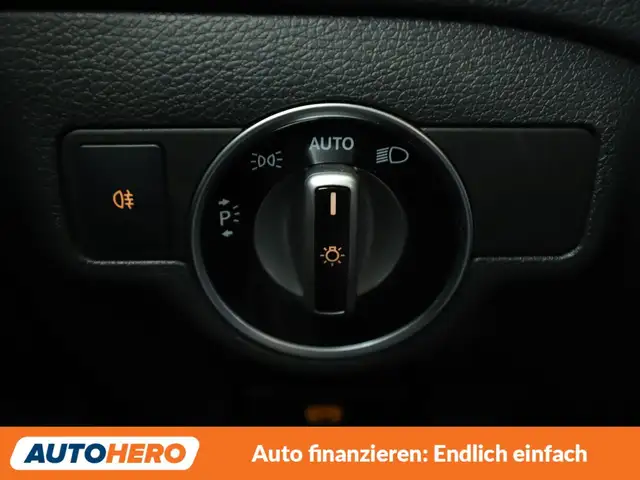 Mercedes-Benz Gla view 26