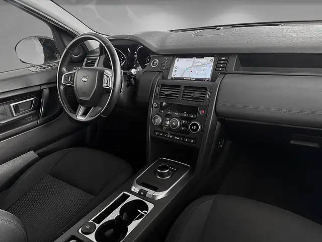 Land Rover Discovery Sport view 10