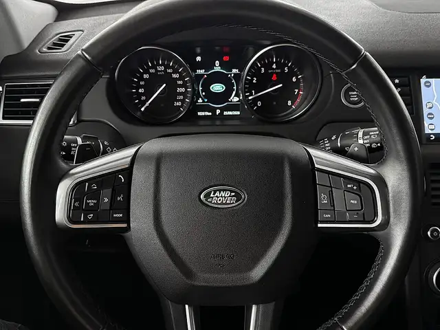 Land Rover Discovery Sport view 11