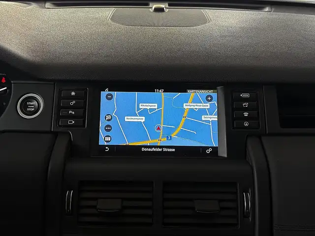 Land Rover Discovery Sport view 15