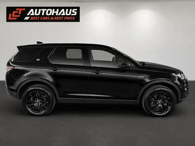 Land Rover Discovery Sport view 5