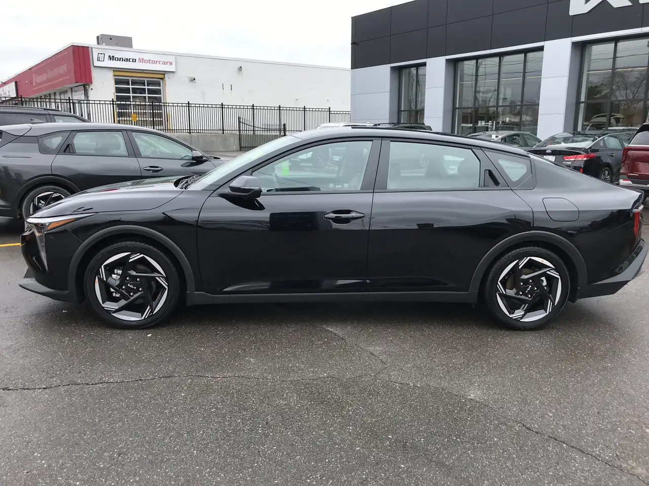 Kia K4 снимка Kia K4