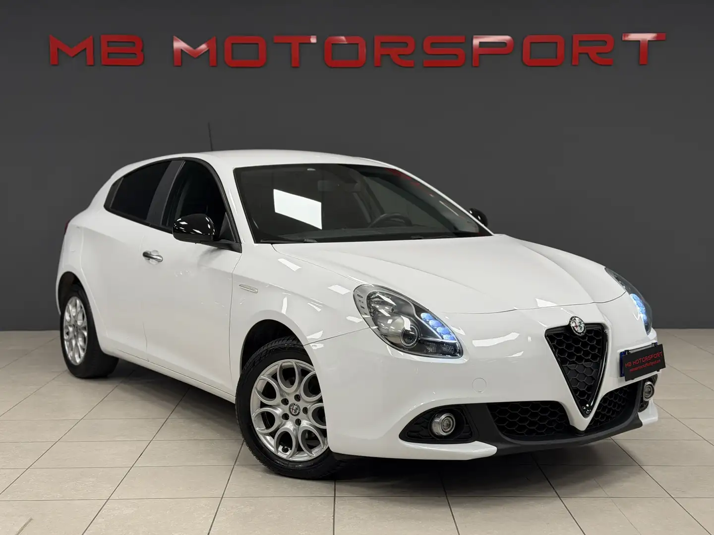Alfa Romeo Giulietta 1.6 jtdm Giulietta 120cv Weiß - 1