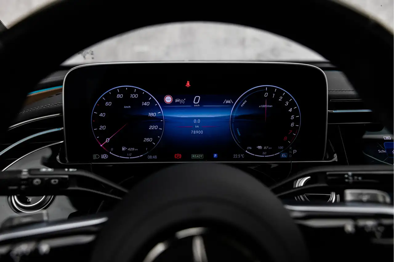 Mercedes-Benz E-Class Estate e AMG Line Hyperscreen Pano Luchtveri, миниатюра 30