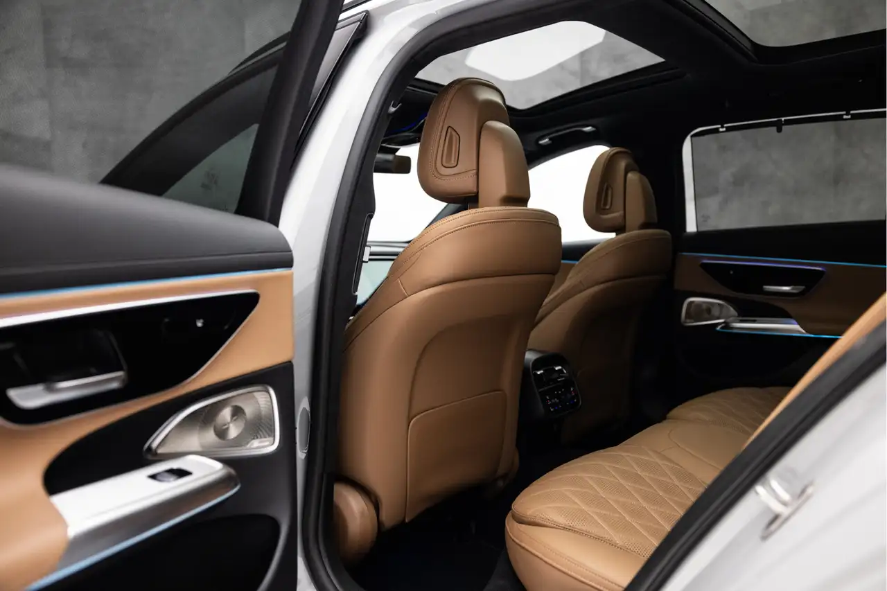 Mercedes-Benz E-Class Estate e AMG Line Hyperscreen Pano Luchtveri, миниатюра 14