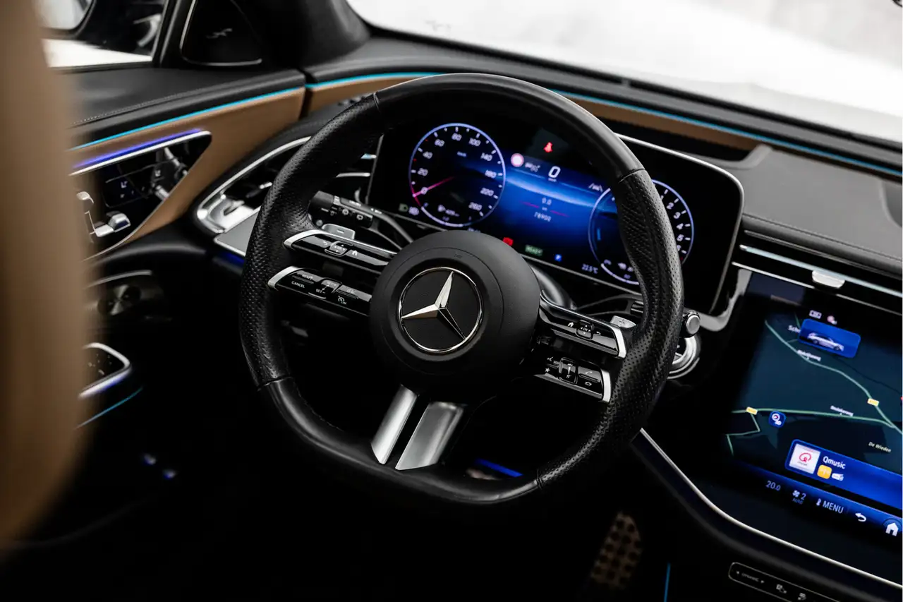 Mercedes-Benz E-Class Estate e AMG Line Hyperscreen Pano Luchtveri, миниатюра 19
