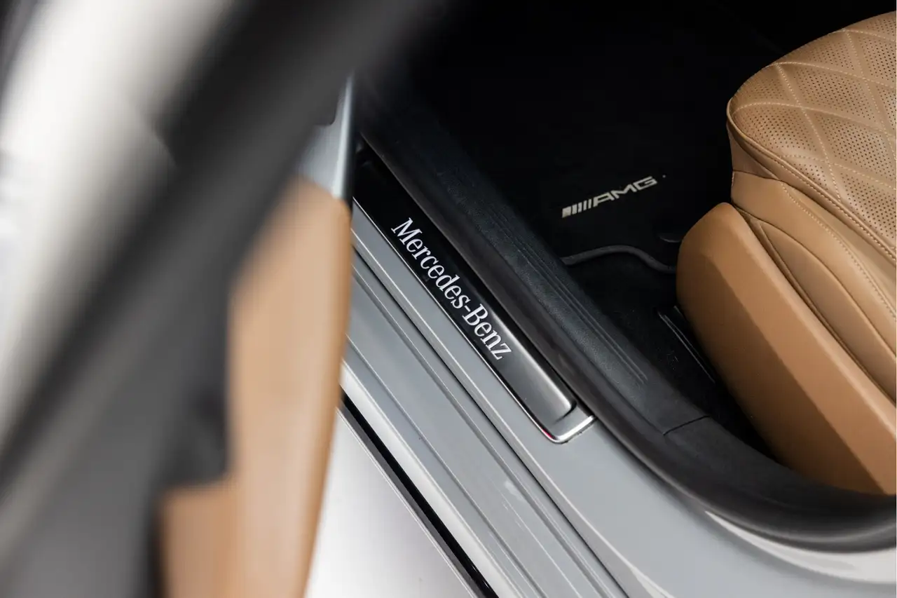 Mercedes-Benz E-Class Estate e AMG Line Hyperscreen Pano Luchtveri, миниатюра 23