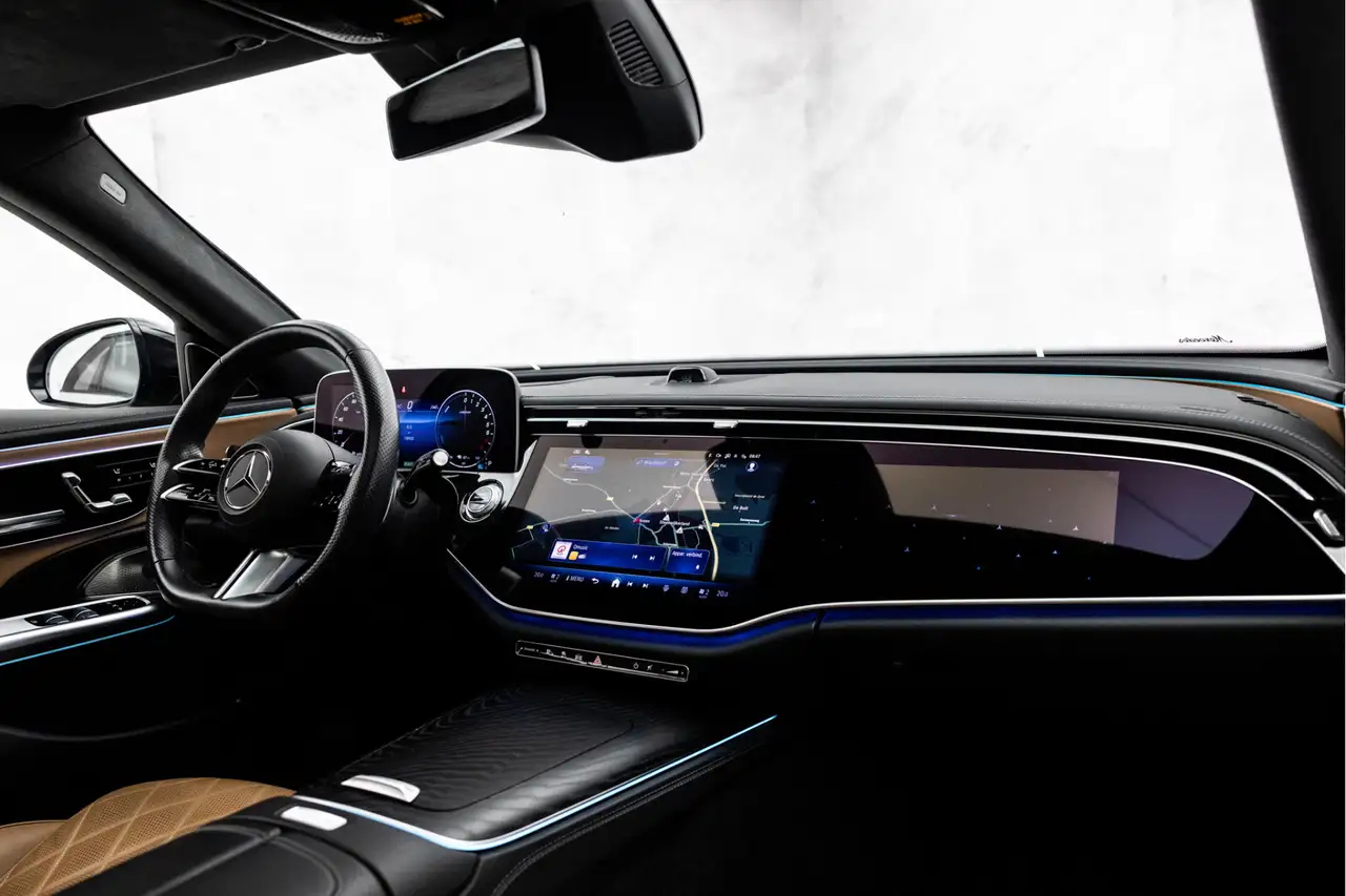 Mercedes-Benz E-Class Estate e AMG Line Hyperscreen Pano Luchtveri, миниатюра 21