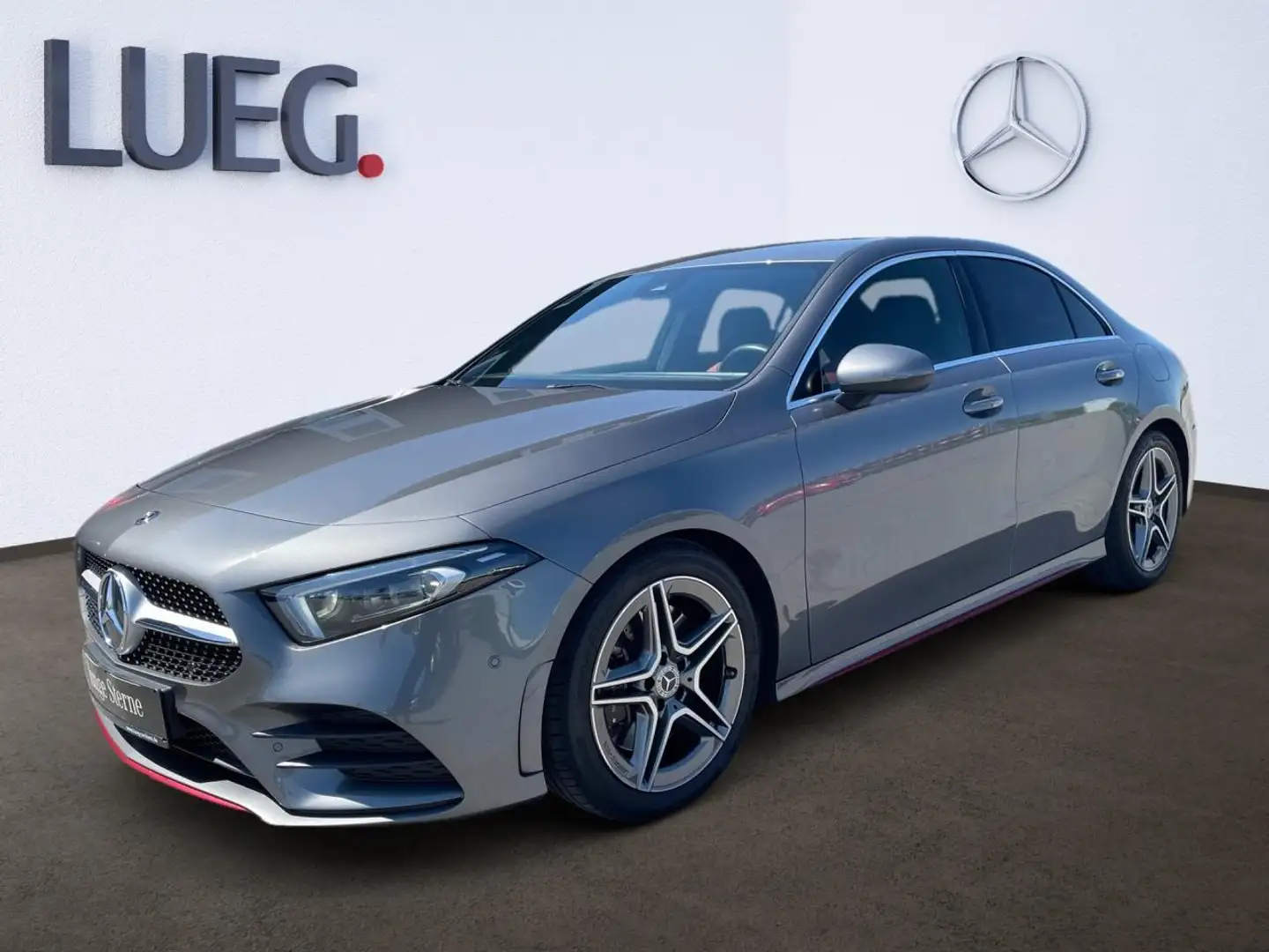 Mercedes-Benz A 250 AMG+NAVIPREMIUM+LED+SITZKLIMA+DAB+LEDER Šedá - 2